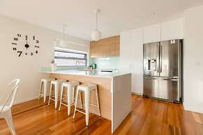 Kangaroo Bay Apartments