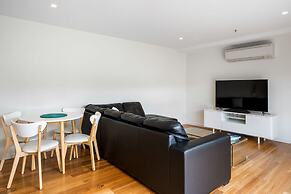 Kangaroo Bay Apartments
