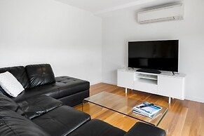 Kangaroo Bay Apartments