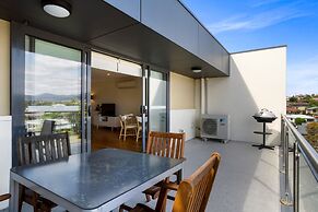 Kangaroo Bay Apartments