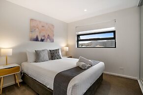 Kangaroo Bay Apartments
