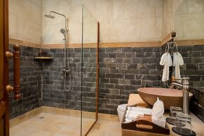 Model Residence and Spa