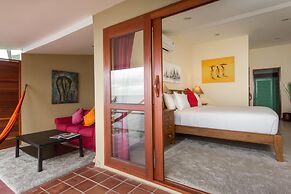 Boujis Boutique Resort
