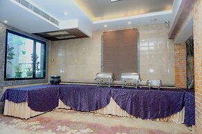 Leela Grande Hotel
