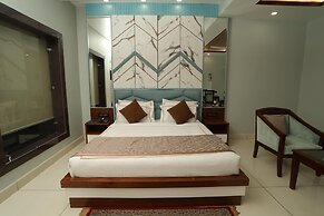 Leela Grande Hotel