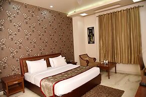 Leela Grande Hotel