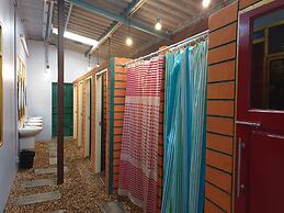 Super Hostel