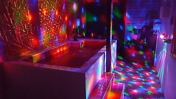 Super Hostel