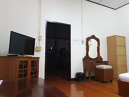 Super Hostel