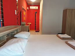 Super Hostel