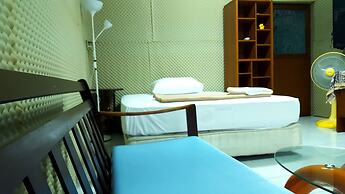 Super Hostel