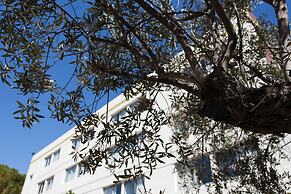B&B HOTEL Nîmes Ville Active