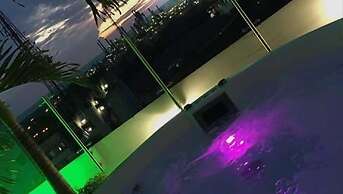 Hotel Titanium Plaza