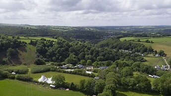 Ceridwen Glamping, Double decker Bus and Yurts