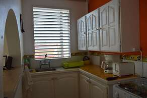 Green Garden Apartment
