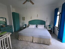 Two Palms Apartment
