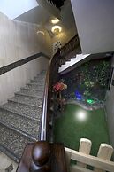 Mariana Hotel