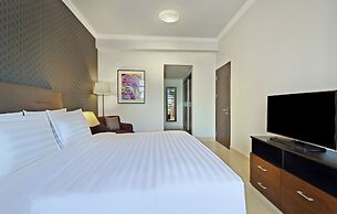 The Curve Hotel