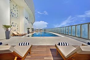 The Curve Hotel