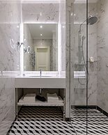 Modern Art Hotel - Maestro