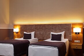 Modern Art Hotel - Maestro
