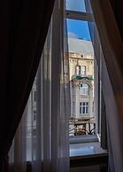 Modern Art Hotel - Maestro