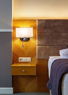 Modern Art Hotel - Maestro