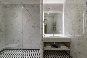 Modern Art Hotel - Maestro