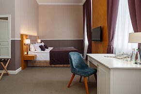 Modern Art Hotel - Maestro
