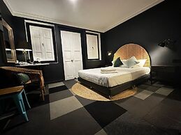 Check-Inn at Little India