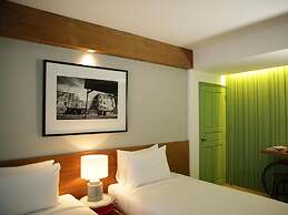 Nandha Hotel