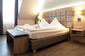 Bernstein Acamed Resort