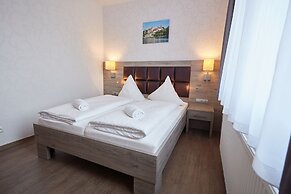 Bernstein Acamed Resort
