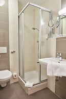 Bernstein Acamed Resort