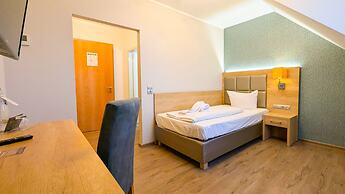 Bernstein Acamed Resort