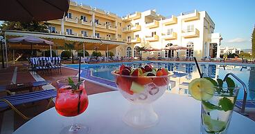 Kouros Hotel