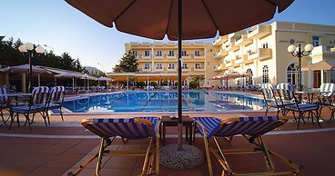 Kouros Hotel