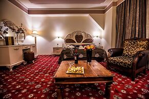 Kouros Hotel
