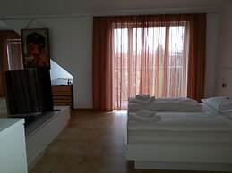 Hotel Aton