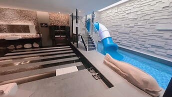 Orient Luxury Villa Motel
