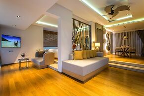 Crest Pool Villas