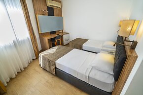 Kleopatra Celine Hotel