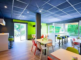 ibis budget Pau Lescar
