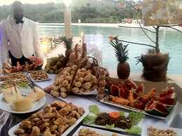 Abaka Bay Resort