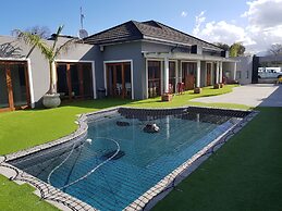 Two Fat Owls Guesthouse