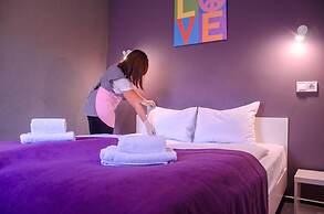 Good Night Hotel