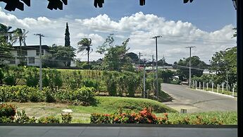 El Mirador Suites and Lounge