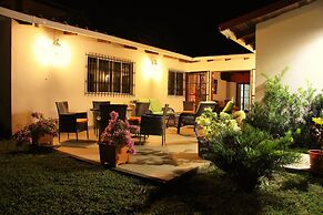 El Mirador Suites and Lounge