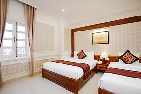 Riverside Hotel