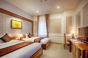 Riverside Hotel